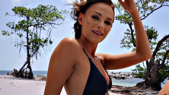 Pickedup beach babe sucking pov cock before reverse cowgirl