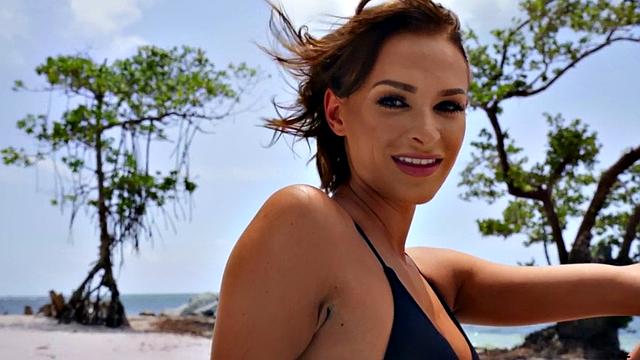 Pickedup beach babe sucking pov cock before reverse cowgirl