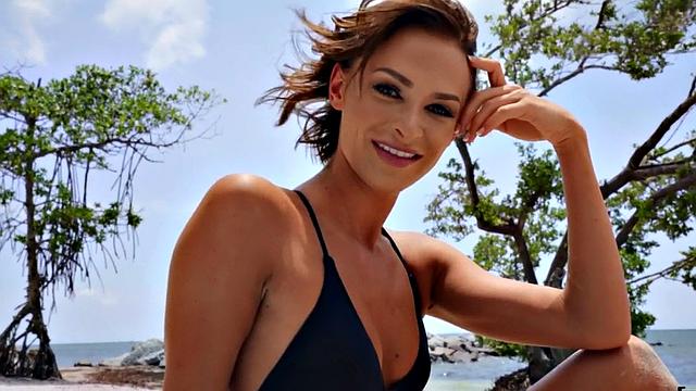 Pickedup beach babe sucking pov cock before reverse cowgirl