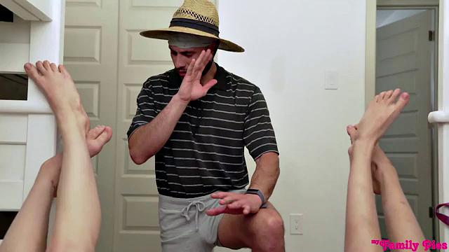 Uncles Summer Camp - S15:E2