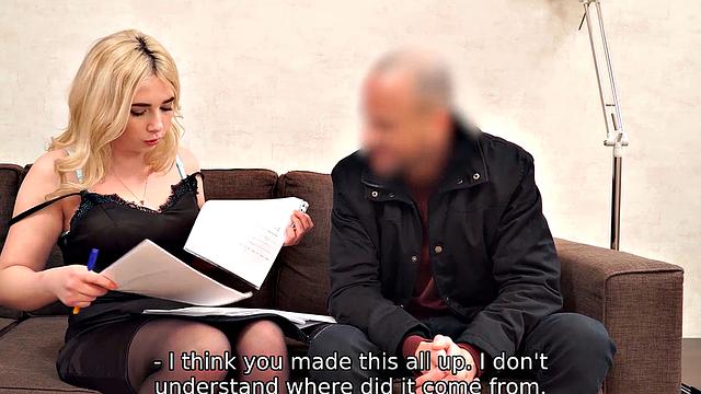 Блондинка-парикмахер расплачивается за долги дикой еблей