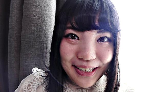 Ryo Izumi takes off her dress and reveals a figure