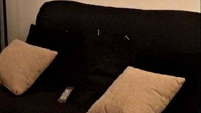 Полли дрочит толстый хер и выстреливает мощно