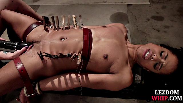 Electrosex tit clamped babe gets TT NT