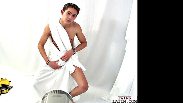 Slender Latin photographer analfucked after rimjob