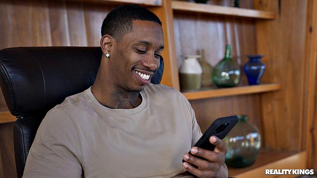 отправила бывшему пальчик в жопе - вернул хуем и сам пришёл