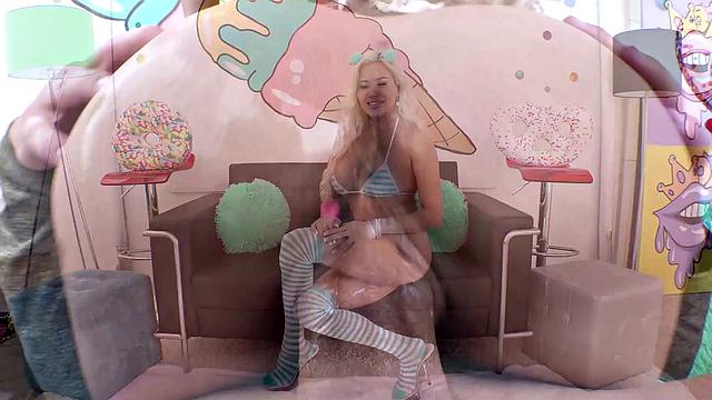 Caitlin's Yummy Holes