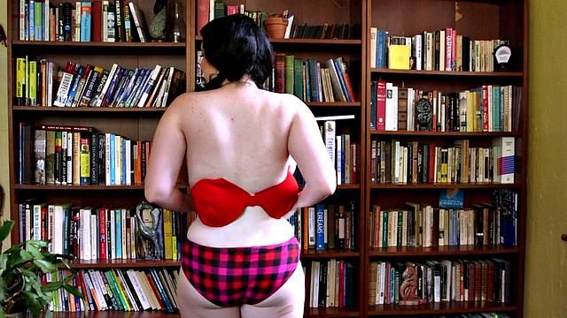 Jenna Valentine Goes Back to School