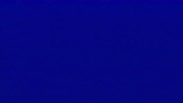 мускулистый папаша разглядывает пасынка и жестко его трахает