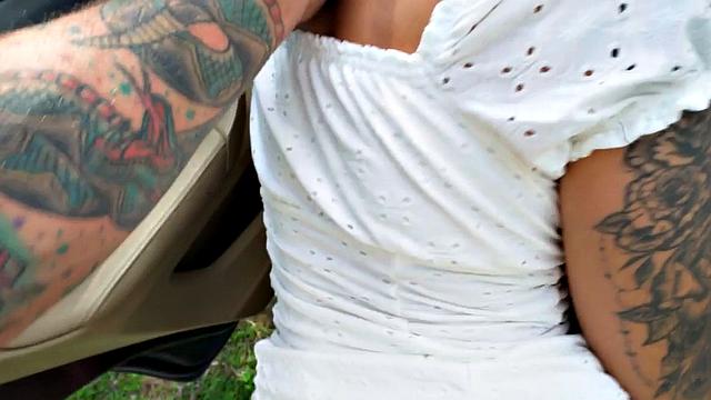 Picked up inked babe gets tight pussy pounded in car