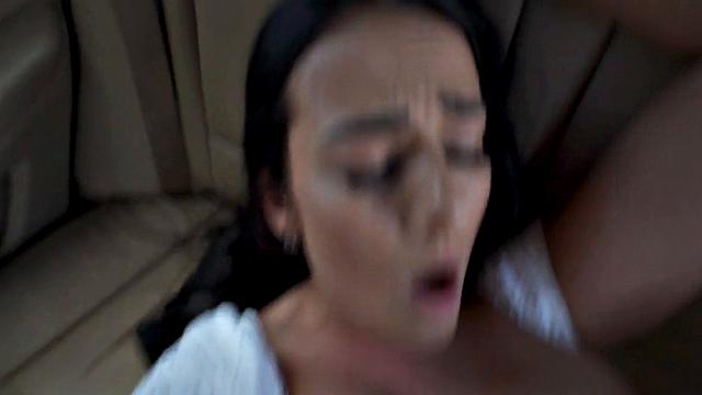 Picked up inked babe gets tight pussy pounded in car