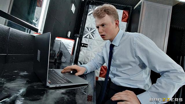 I Want To Fuck The Manager