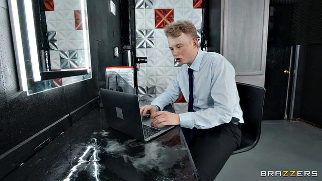 I Want To Fuck The Manager