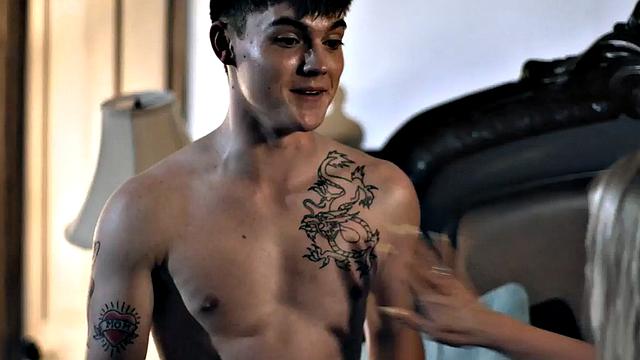 MILF sucks fresh white dick before fucking in hairy pussy