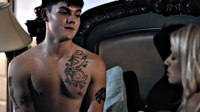 MILF sucks fresh white dick before fucking in hairy pussy