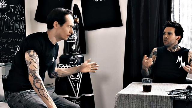 A Happy Ending Isn't Enough! Alt Baddie Karlee Grey Rides Masseur's Big Cock To Relax!