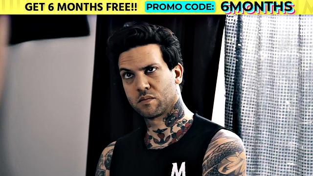 A Happy Ending Isn't Enough! Alt Baddie Karlee Grey Rides Masseur's Big Cock To Relax!