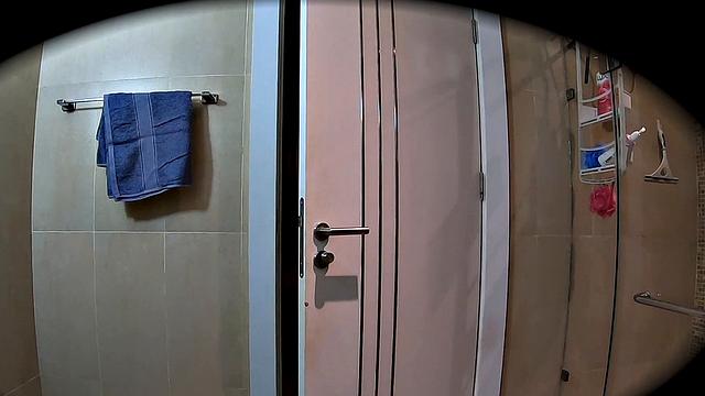 Красотка наполовину индийка, наполовину тайка получает жёсткий трах