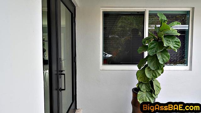 Tattooed Bigtitted babe bouncing on dick